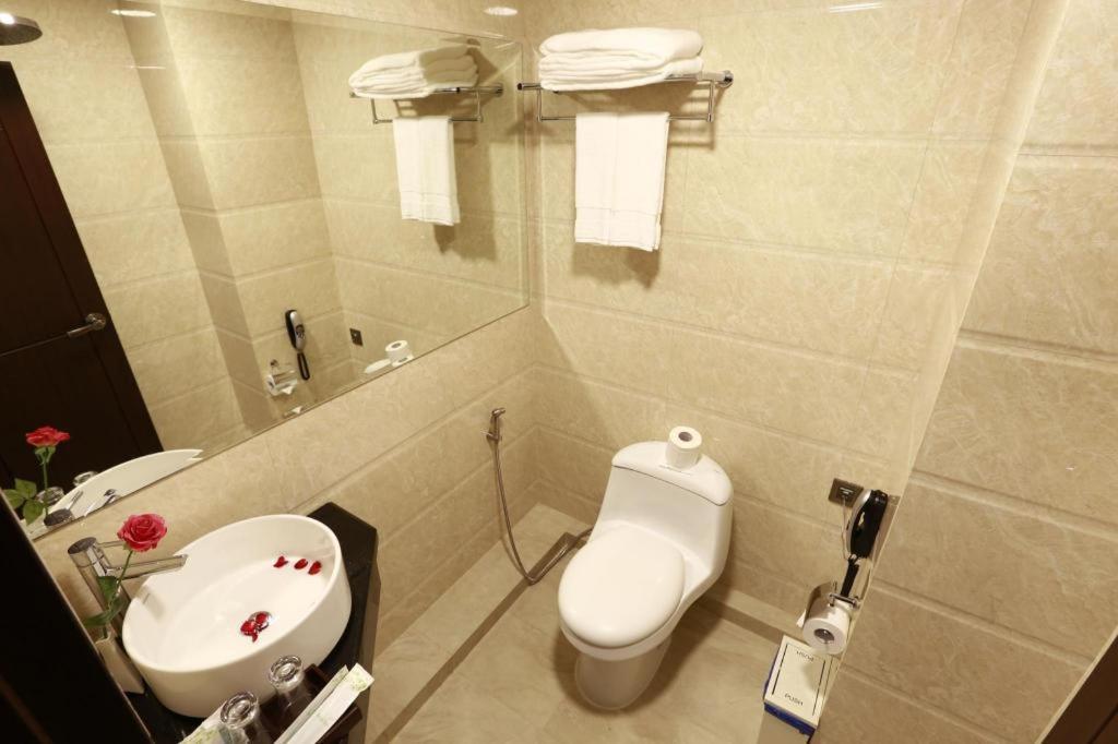 Rose Palace Hotel Rangun Kültér fotó